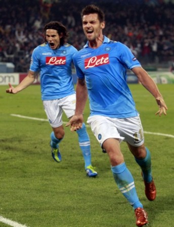 足球正处于 足球正处于